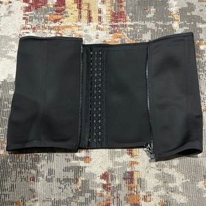 Waist trainer Size Medium